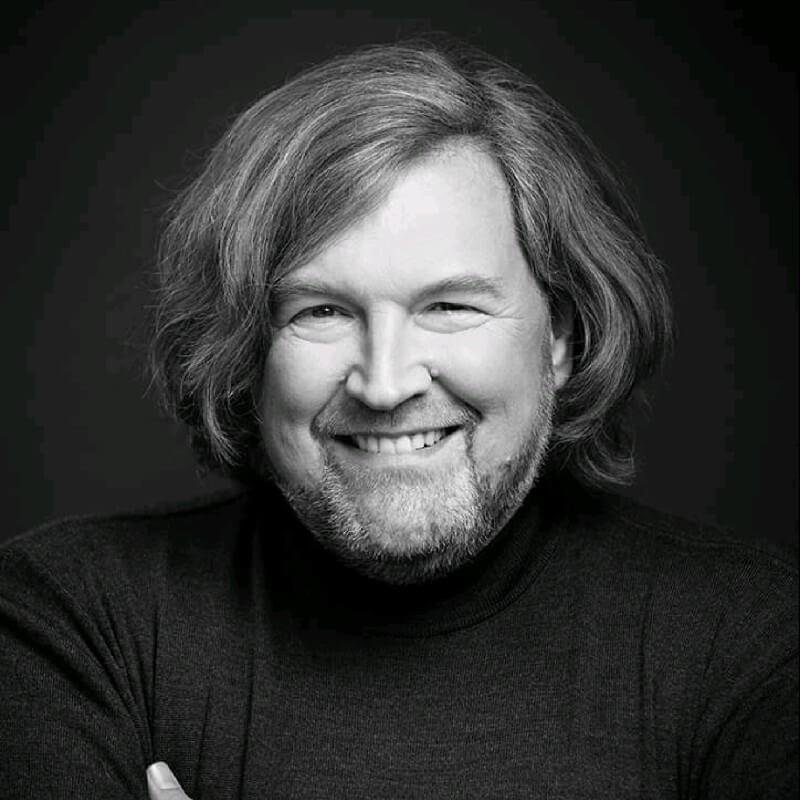 Foto von Markus einem Unternehmensberater, die durch die Arbeit mit Maike Sander anerkannter Innovationsexperte ist Foto von Markus einem Unternehmensberater, die durch die Arbeit mit Maike Sander anerkannter Innovationsexperte ist